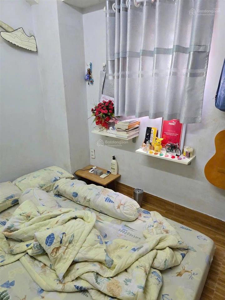 Bán nhà hẻm lớn, nhà còn mới 4 tầng, ngay đường trần bình trọng gần cầu chữ y