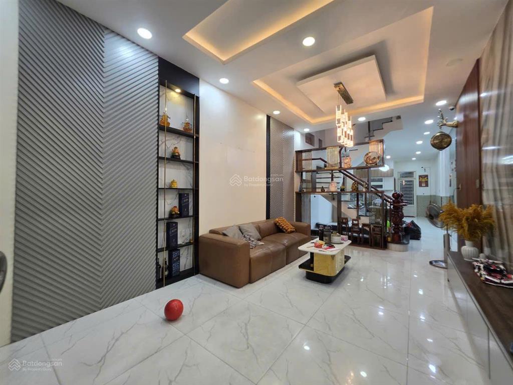 Bán nhà hẻm 1 xẹt, diện tích 83m2 nở hậu, 3 tầng, 5 phòng ngủ lớn, bùi minh trực