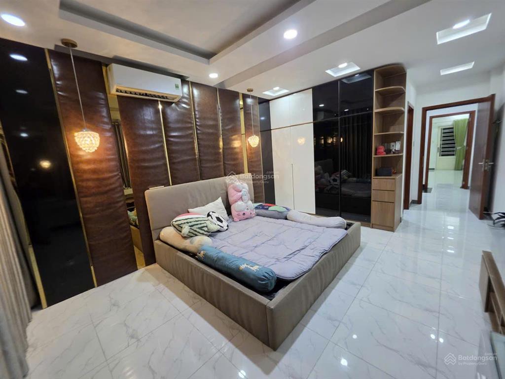 Bán nhà hẻm 1 xẹt, diện tích 83m2 nở hậu, 3 tầng, 5 phòng ngủ lớn, bùi minh trực