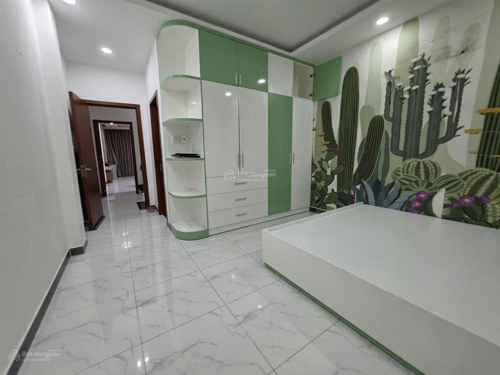 Bán nhà hẻm 1 xẹt, diện tích 83m2 nở hậu, 3 tầng, 5 phòng ngủ lớn, bùi minh trực