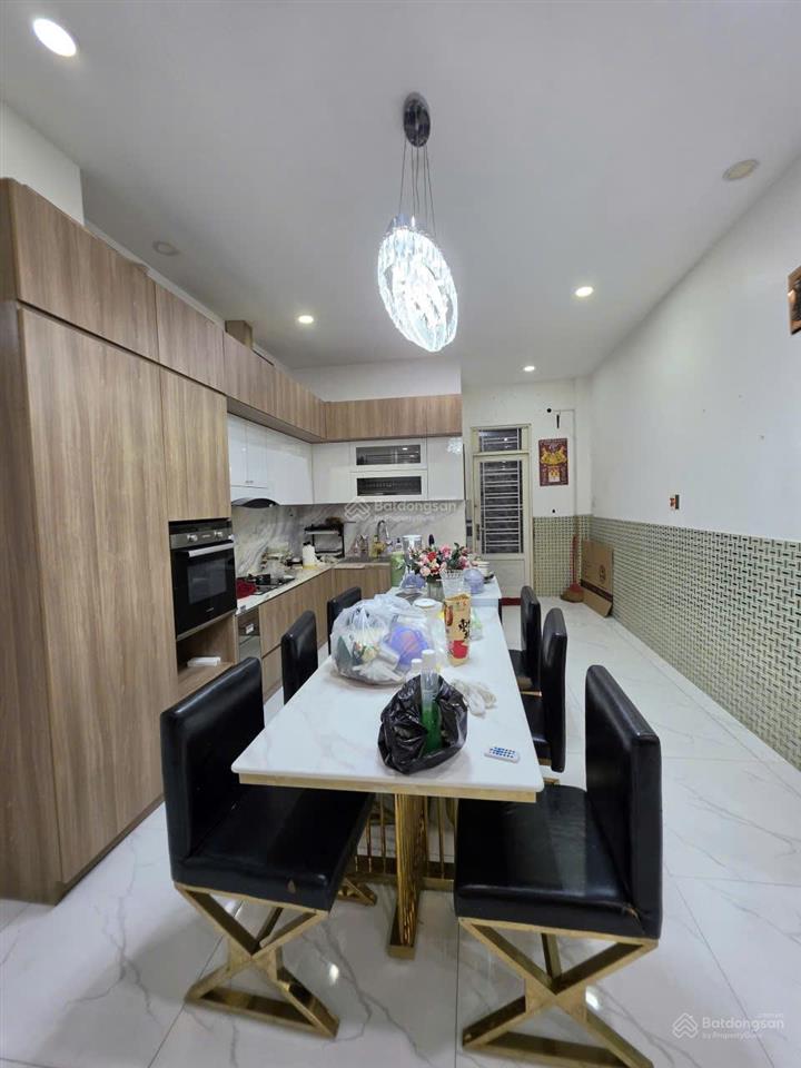 Bán nhà hẻm 1 xẹt, diện tích 83m2 nở hậu, 3 tầng, 5 phòng ngủ lớn, bùi minh trực
