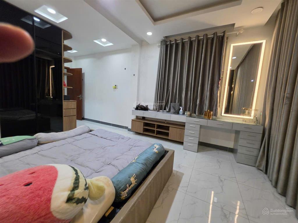 Bán nhà hẻm 1 xẹt, diện tích 83m2 nở hậu, 3 tầng, 5 phòng ngủ lớn, bùi minh trực