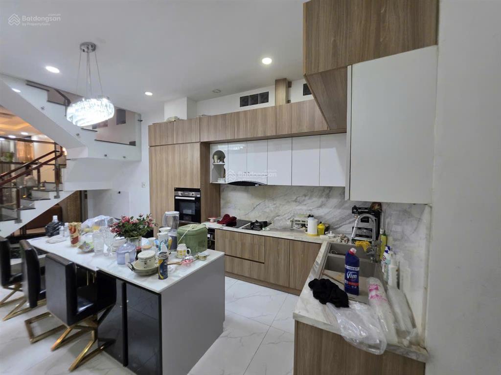 Bán nhà hẻm 1 xẹt, diện tích 83m2 nở hậu, 3 tầng, 5 phòng ngủ lớn, bùi minh trực