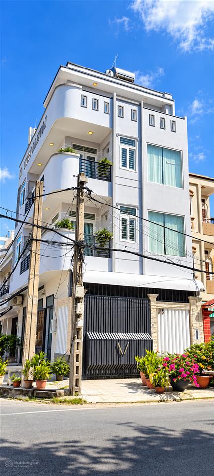 Nhà mới căn góc 2 mặt tiền kinh doanh, kdc bình hưng gần ubnd bình hưng