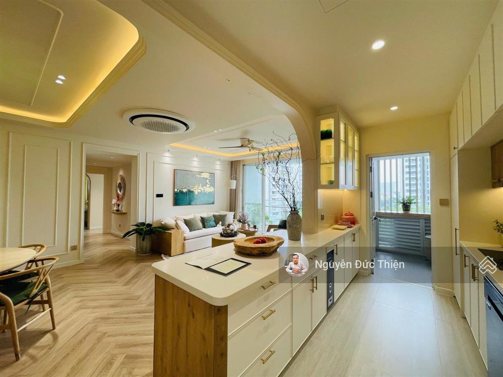 Bán nhanh căn hộ park view  3pn  view đẹp  giá tốt thương lượng.  0901 698 *** em thiện