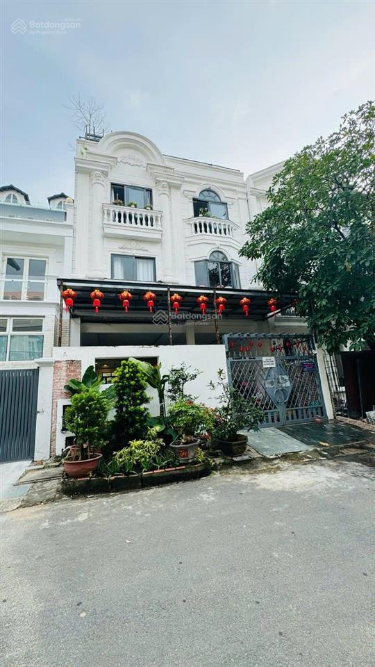 Biệt thự nam thông 1 phú mỹ hưng  11x18m  hướng đông nam  giá tốt 53.5 tỷ