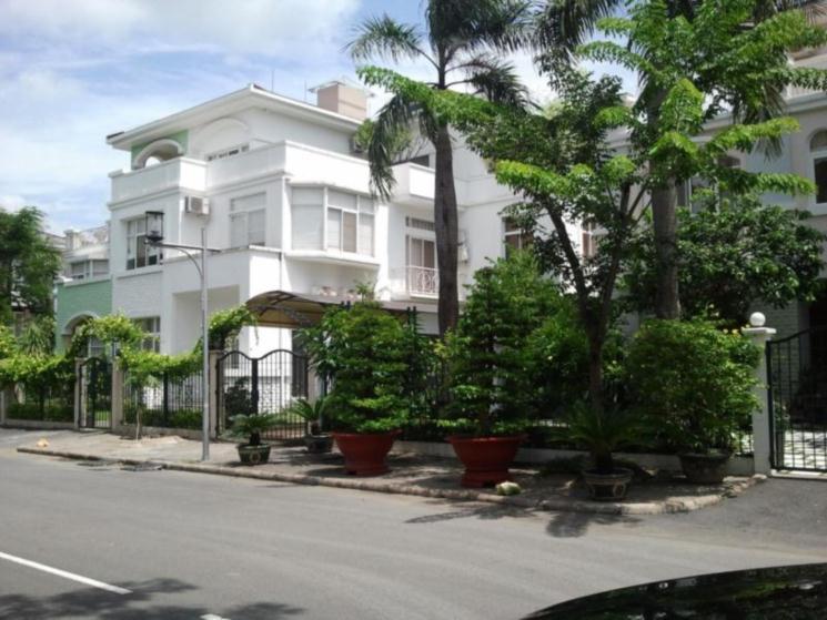 Bán lô đất biệt thự nam thông  phú mỹ hưng, quận 7  giá tốt 77 tỷ / 14mx18m, công viên đối diện
