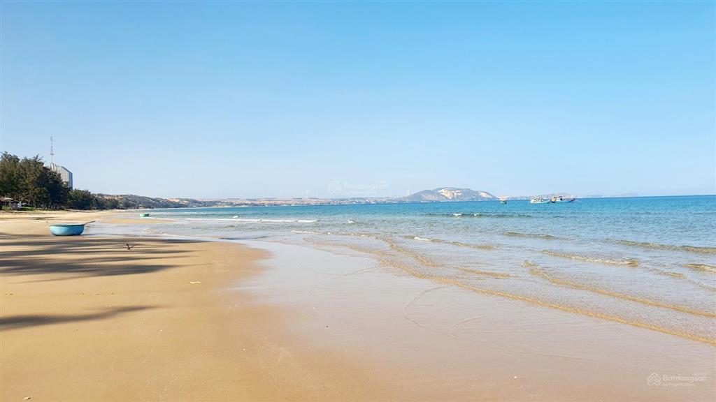 Bán thửa đất giáp đường nguyễn cơ thạch, giáp mặt biển, phường mũi né tp phan thiết