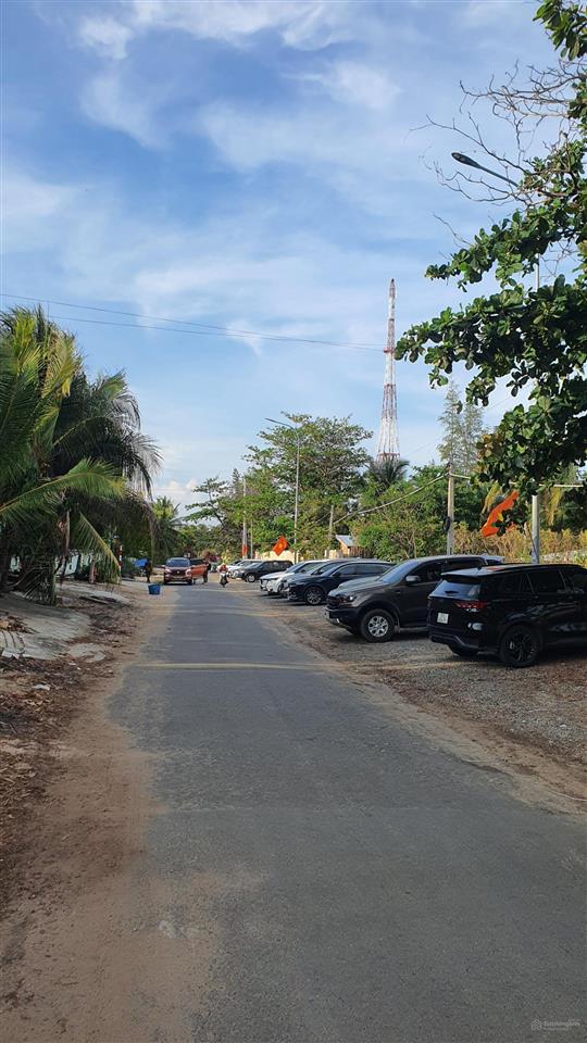 Chính chủ cần bán thửa đất mặt tiền đường nguyễn cơ thạch, mũi né có 500m2 thổ cư