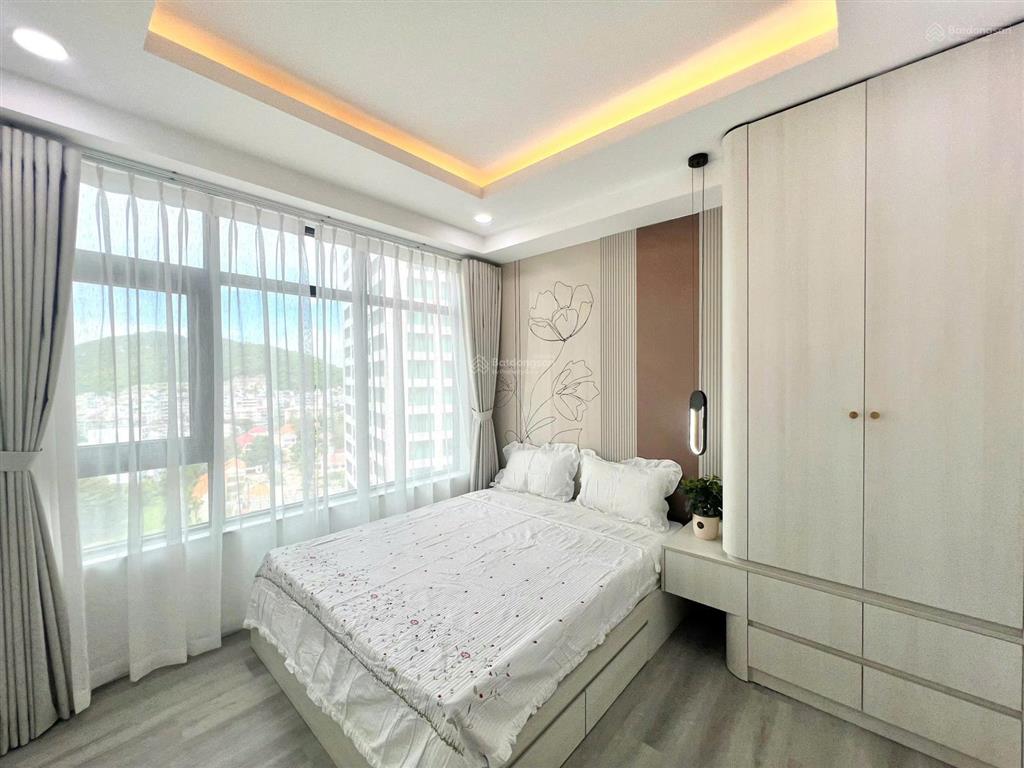 Chính chủ bán căn 1518 (tầng 15 căn 18)  toà oc1b giá 3,29 tỷ, nội thất mới hoàn toàn