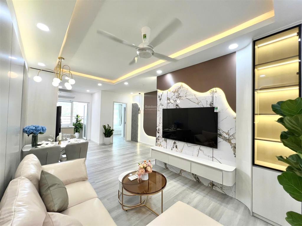 Chính chủ bán căn 1518 (tầng 15 căn 18)  toà oc1b giá 3,29 tỷ, nội thất mới hoàn toàn