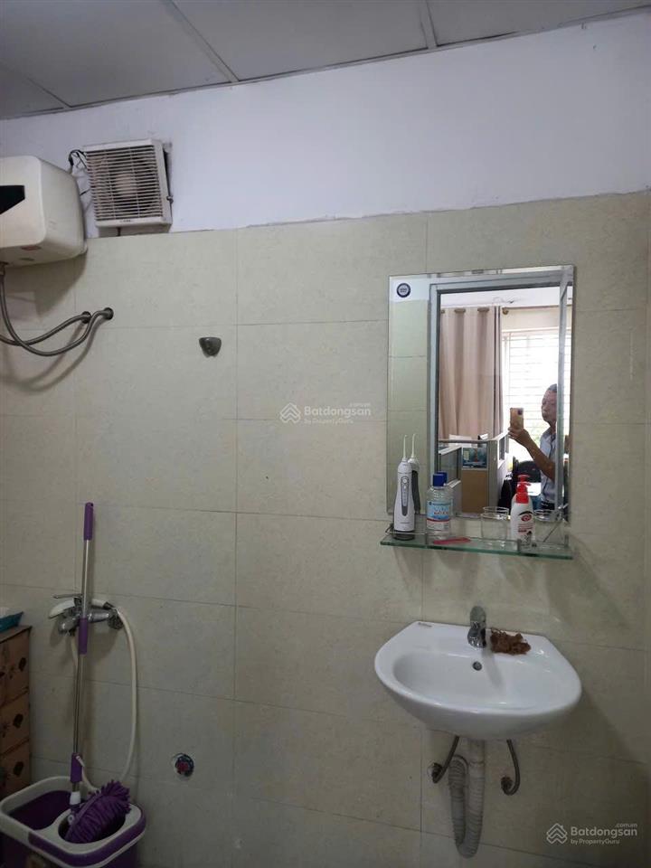 Chính chủ, bán chung cư khu đô thị thành phố giao lưu dt 76m² gồm 2 phòng ngủ 2 wc. giá 5.7 tỷ