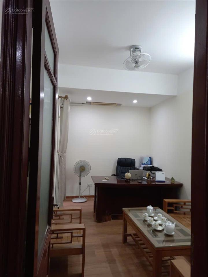Chính chủ, bán chung cư khu đô thị thành phố giao lưu dt 76m² gồm 2 phòng ngủ 2 wc. giá 5.7 tỷ