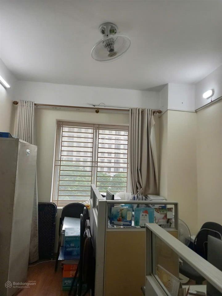 Chính chủ, bán chung cư khu đô thị thành phố giao lưu dt 76m² gồm 2 phòng ngủ 2 wc. giá 5.7 tỷ