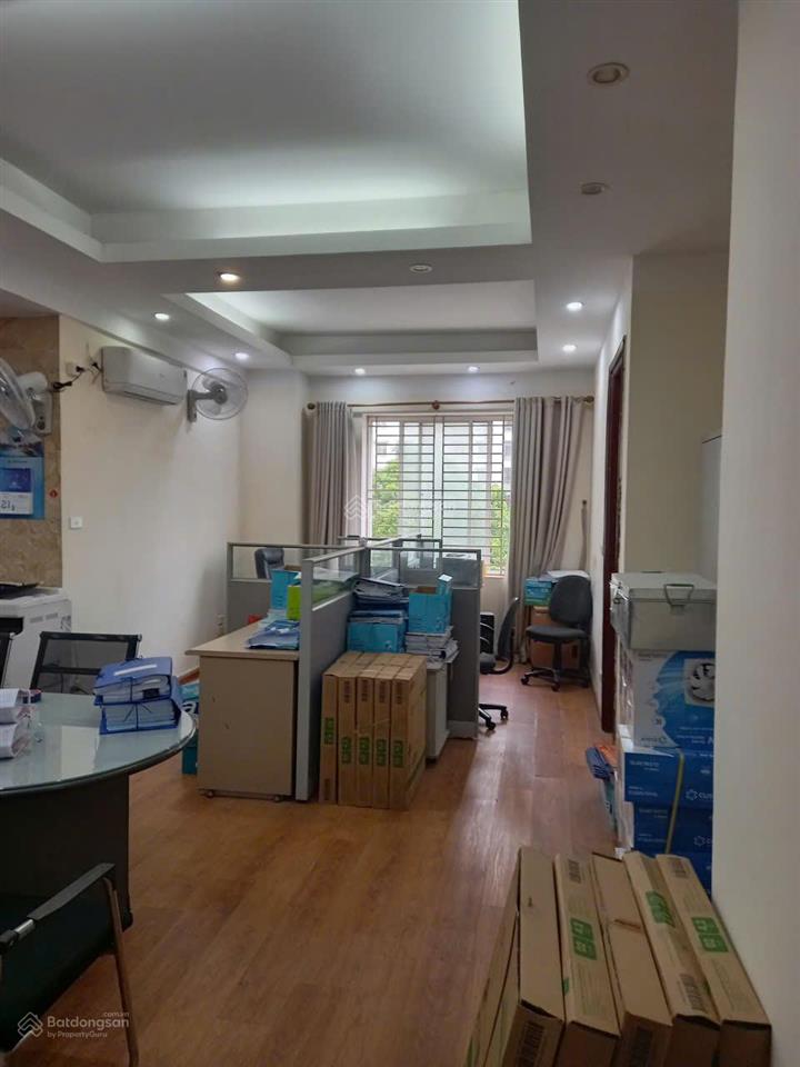 Chính chủ, bán chung cư khu đô thị thành phố giao lưu dt 76m² gồm 2 phòng ngủ 2 wc. giá 5.7 tỷ