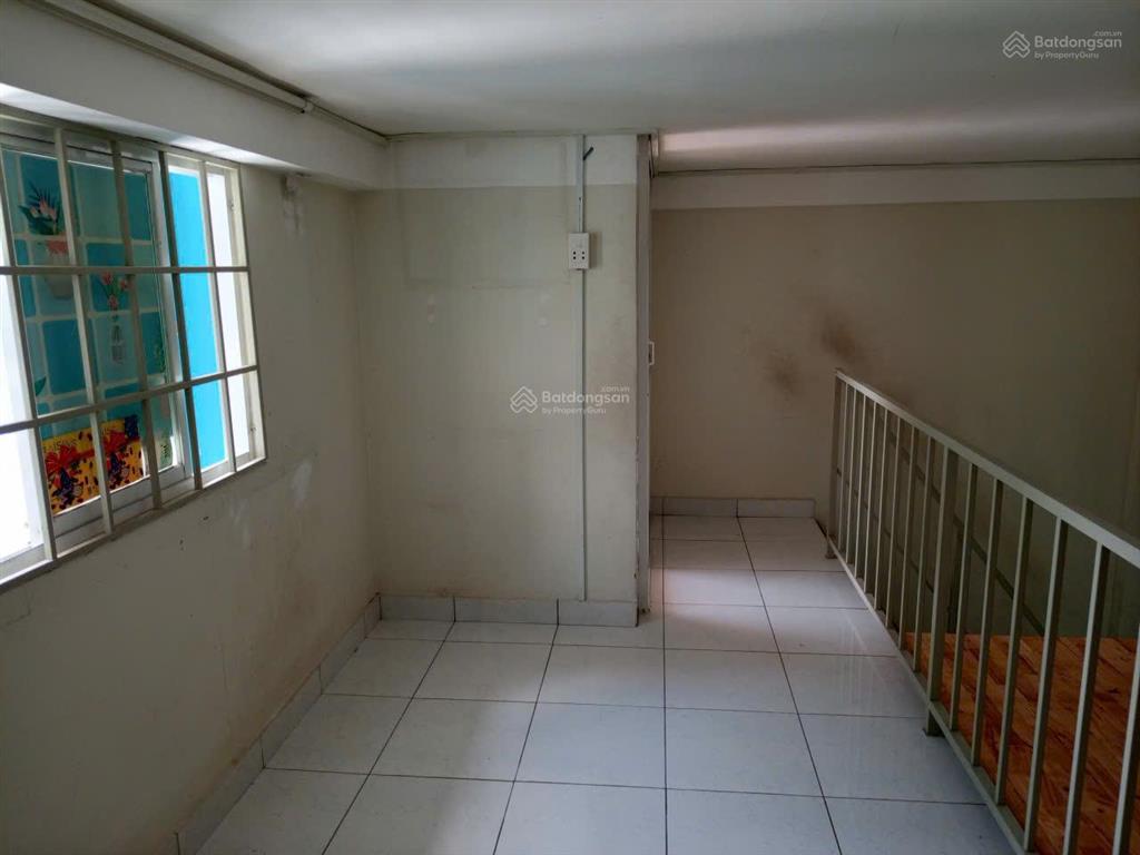 Cho thuê căn hộ có thang máy tầng 4 chung cư định hòa