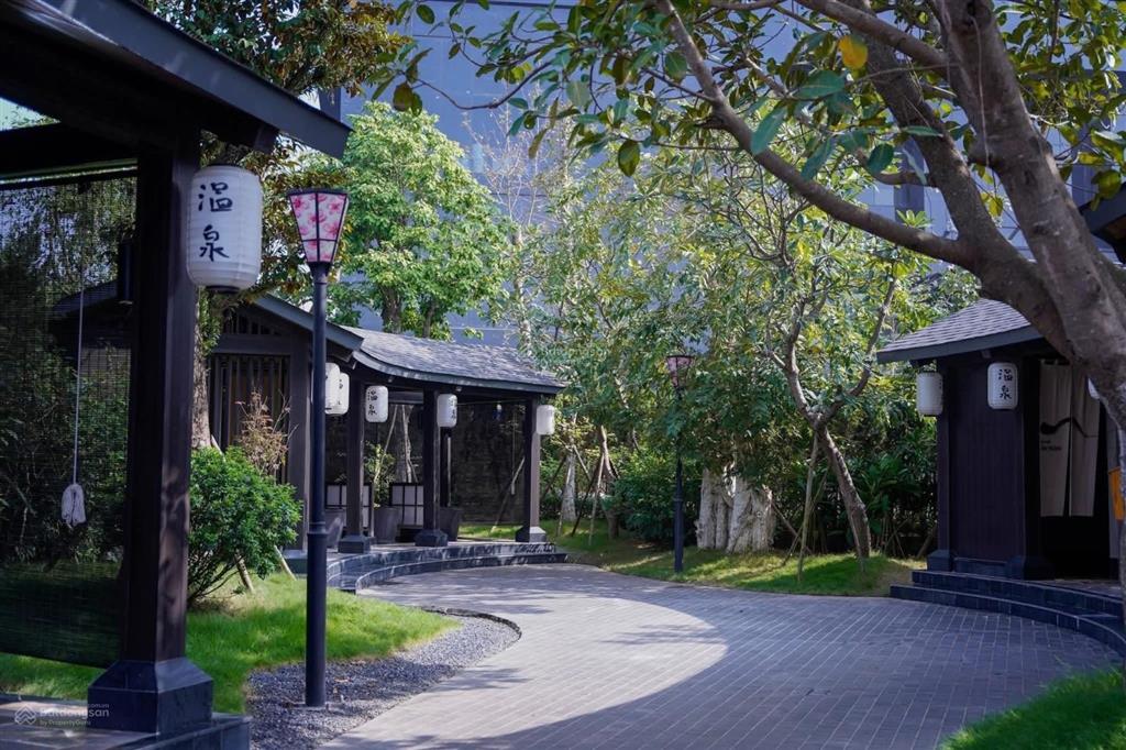 Nghỉ dưỡng cho giới tinh hoa  biệt thự khoáng nóng ven đô