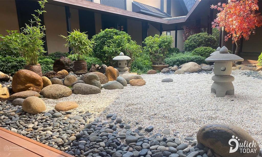 Nghỉ dưỡng cho giới tinh hoa  biệt thự khoáng nóng ven đô