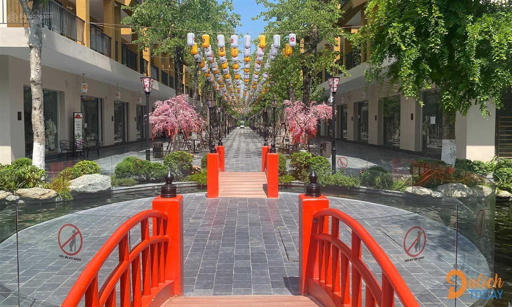 Nghỉ dưỡng cho giới tinh hoa  biệt thự khoáng nóng ven đô