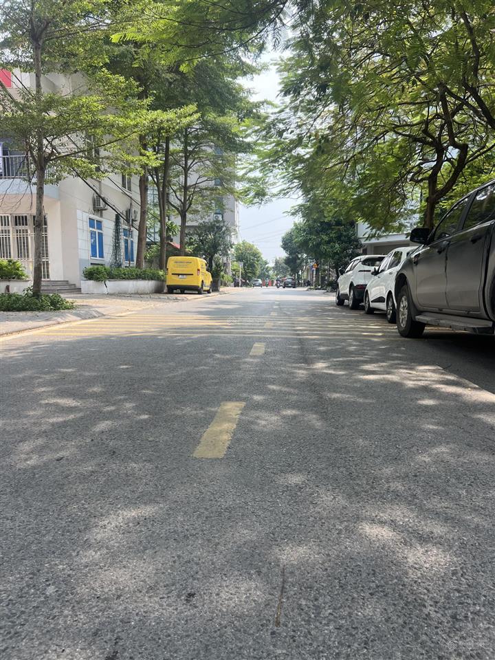Chính chủ bán toà nhà vp cổ linh  long biên , 100m2, mt 7m, 7 tầng + hầm, pccc, giá 43 tỷ.