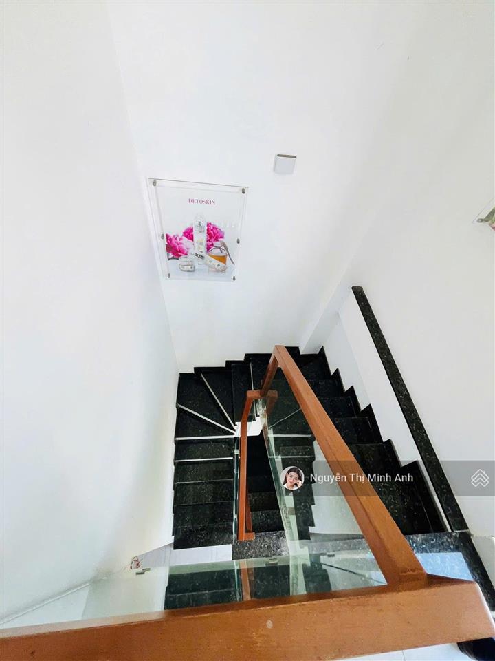 33 tỷ  hđt 125 triệu! bán góc 3 mặt tiền ngang lớn 14m  5 tầng có thang máy
