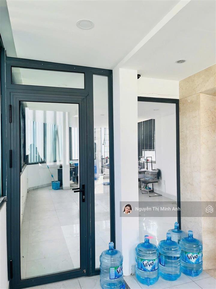 33 tỷ  hđt 125 triệu! bán góc 3 mặt tiền ngang lớn 14m  5 tầng có thang máy