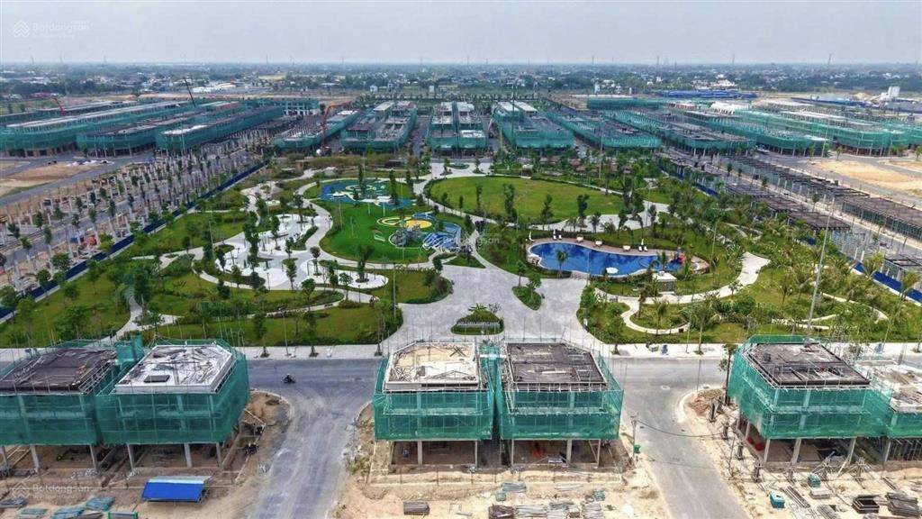 Bán đất vườn 18,5x52 sau lưng biệt thự đảo vinhome
