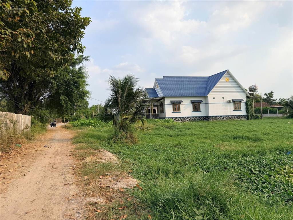 Bán đất vườn 18,5x52 sau lưng biệt thự đảo vinhome