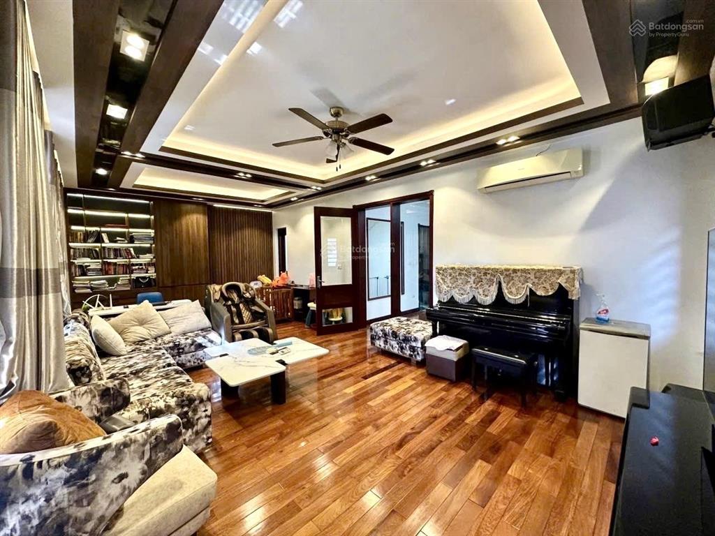 Nhà phong cách bt sân vườn duy nhất ngọc lâm. phân lô xây building cực nét