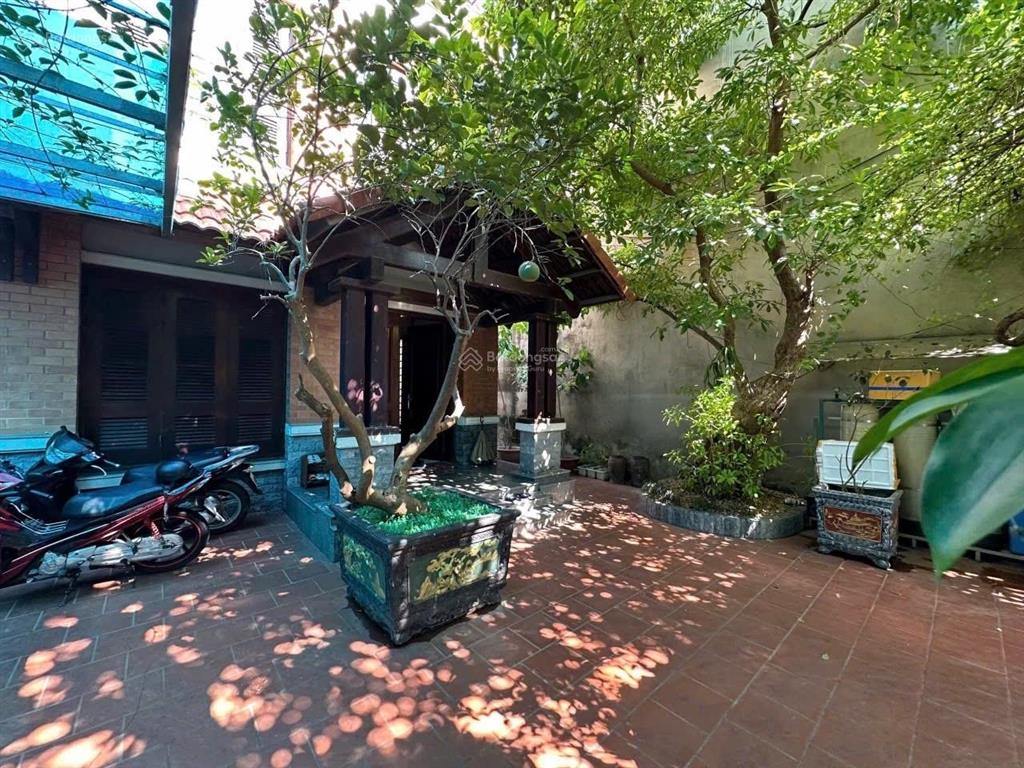 Nhà phong cách bt sân vườn duy nhất ngọc lâm. phân lô xây building cực nét