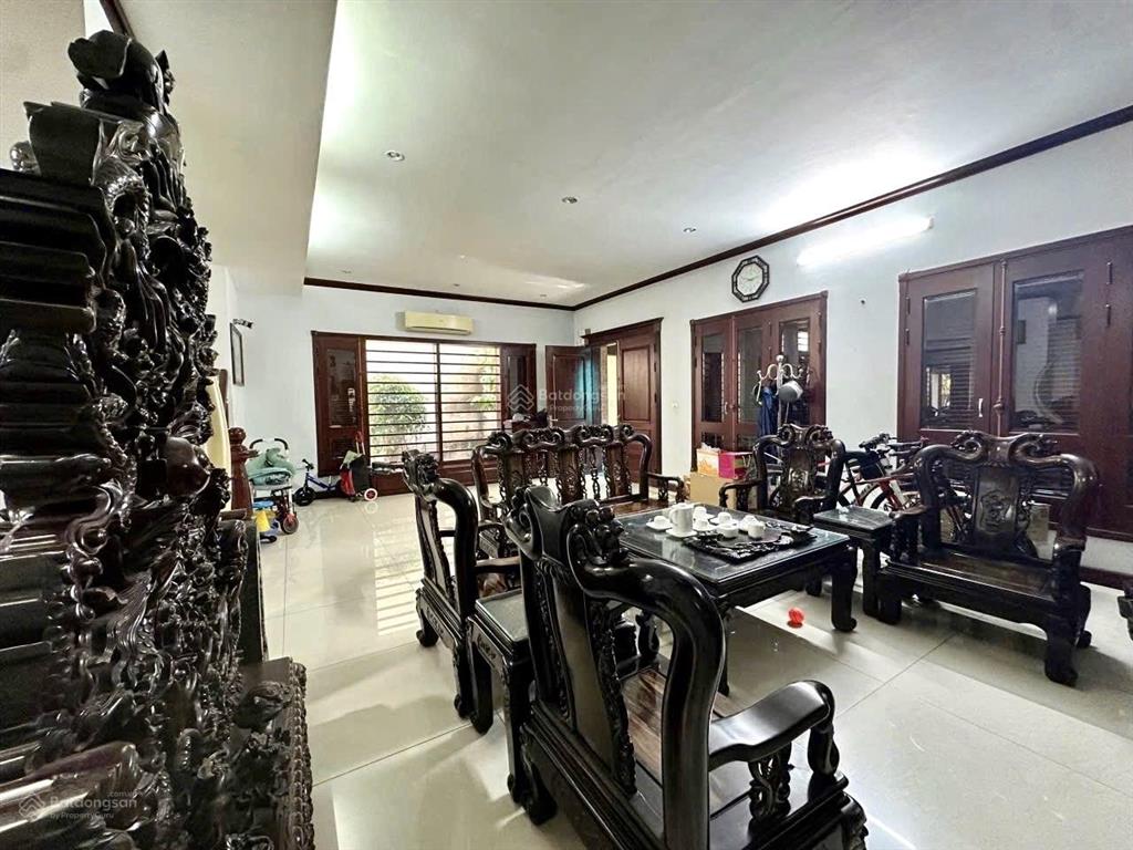 Nhà phong cách bt sân vườn duy nhất ngọc lâm. phân lô xây building cực nét