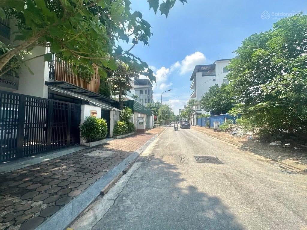 Việt hưng  phố kim quan thượng. cực hiếm quỹ đất xây biệt thự sân vườn, kho xưởng. giá đầu tư