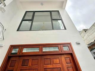 Hơn 8 tỉ  lô góc thang máy , vf3 vào nhà sát mặt phố