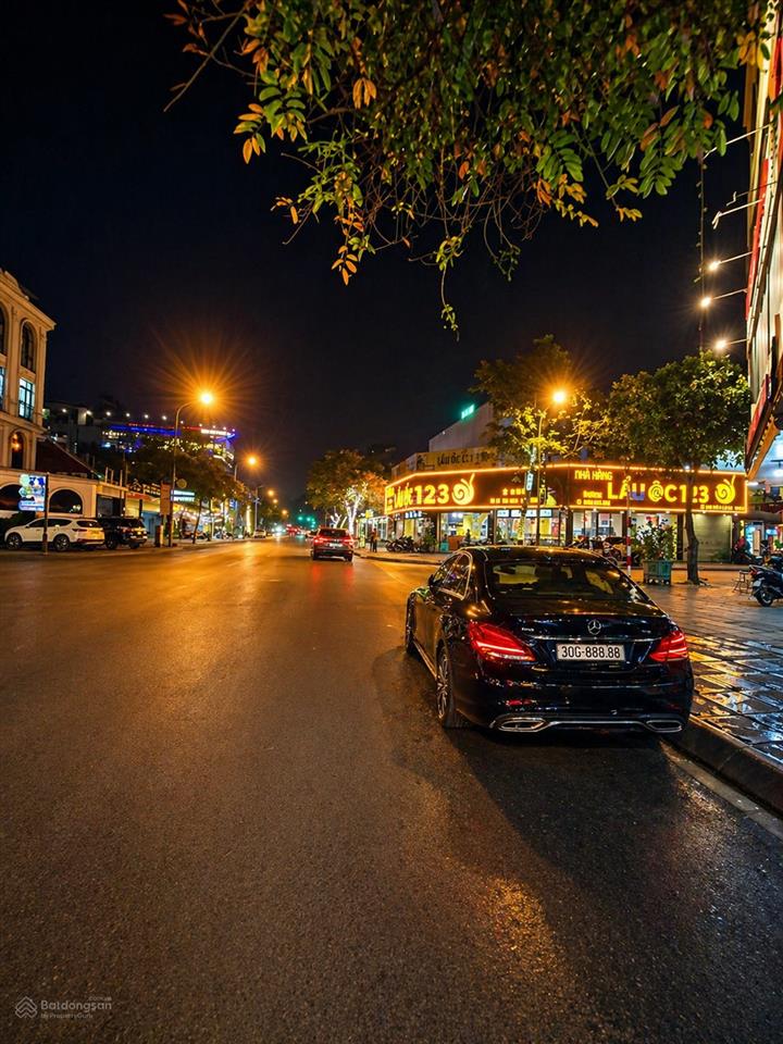 Building mặt phố nguyễn văn cừ. vị trí, thông số, giá tốt thị trường