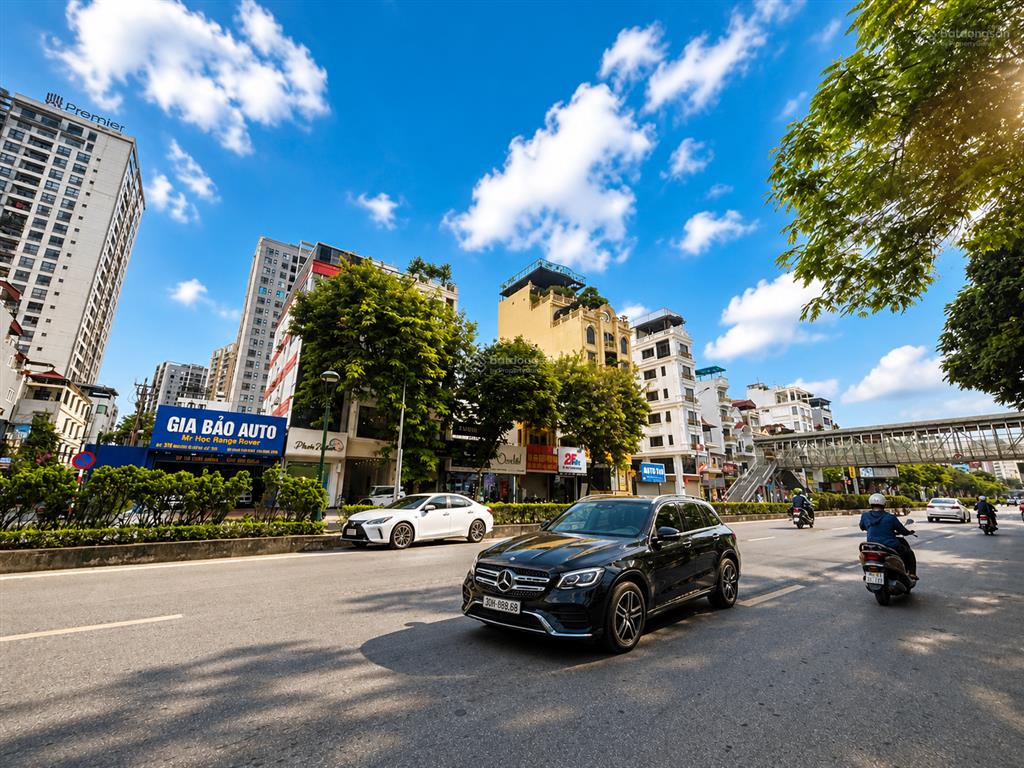 Building mặt phố nguyễn văn cừ. vị trí, thông số, giá tốt thị trường
