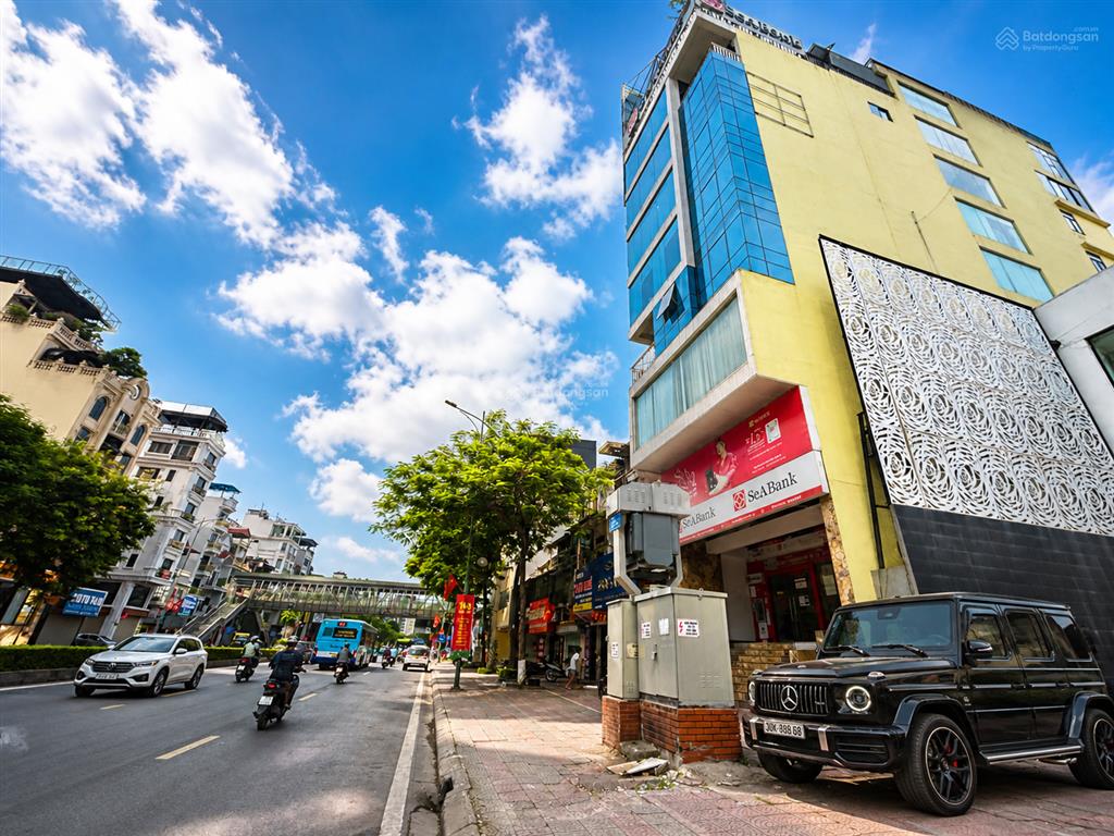 Building mặt phố nguyễn văn cừ. vị trí, thông số, giá tốt thị trường