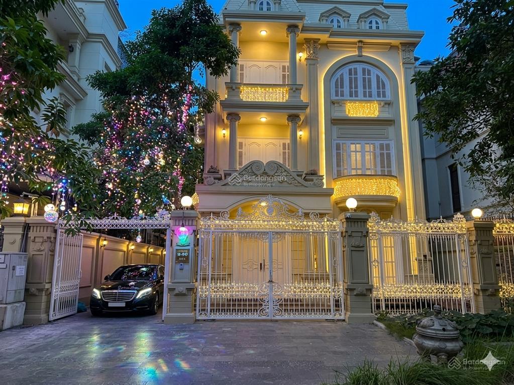 Hiếm, biệt thự đơn lập kdt việt hưng. view sân chơi. sát trường marie curie. ko có nhà bán ảnh thật