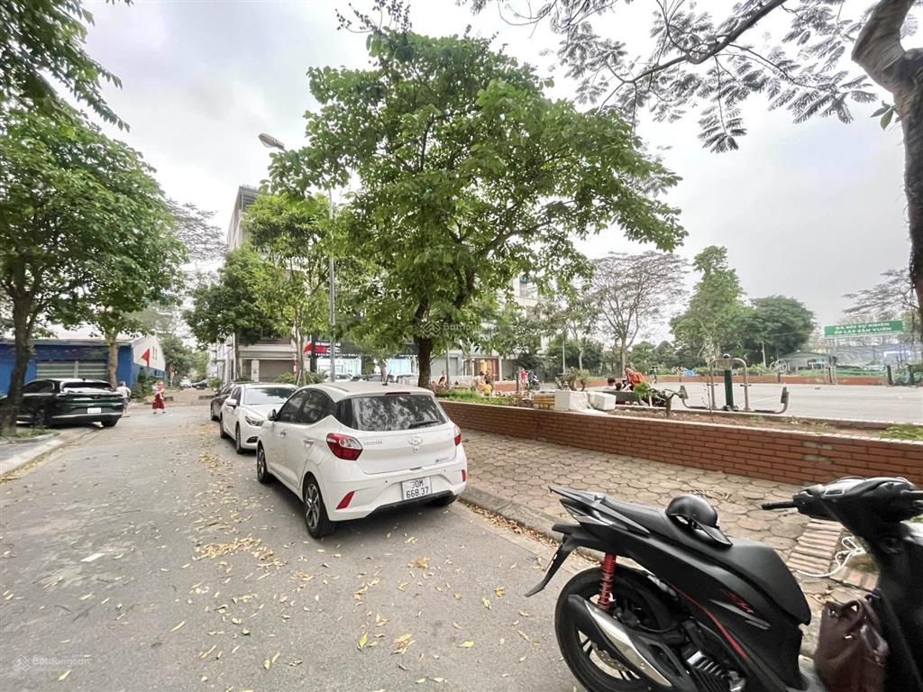 Đấu giá việt hưng view công viên, sát vin harmony. hiếm có