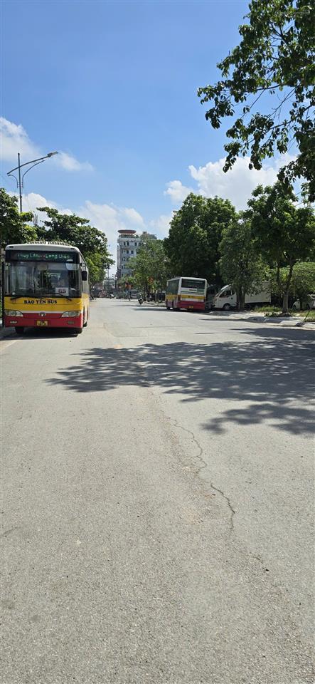 Bán đất hiếm thụy lâm, đường thông ô tô tránh, 65m2, chào 3.9 tỷ, kinh doanh