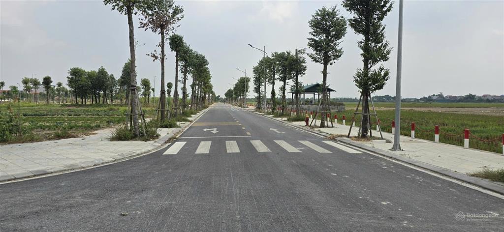 Bán đất đình trung thư lâm, 43m, mt 5m, giá 2,6 tỷ , ngõ ô tô vào tiện ích đầy đủ!