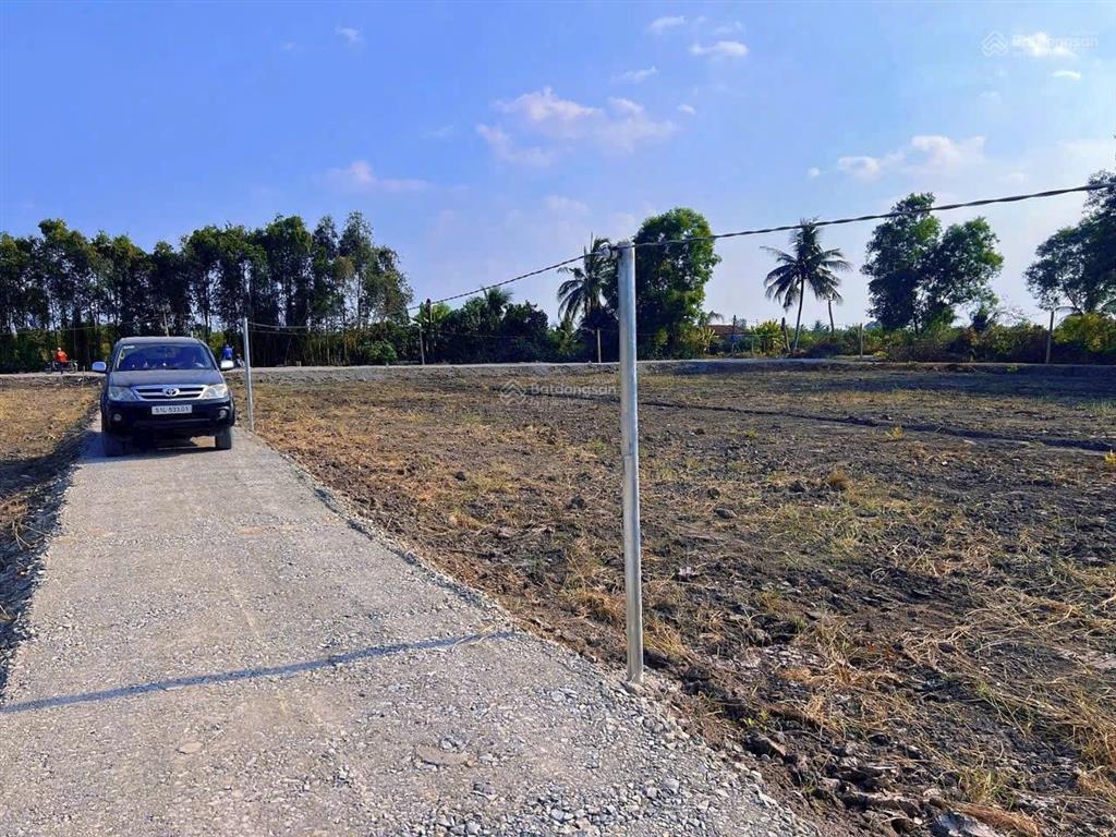 Bán đất 500m2 tại xã thạnh hòa, 285 triệu, huyện bến lức, long an
