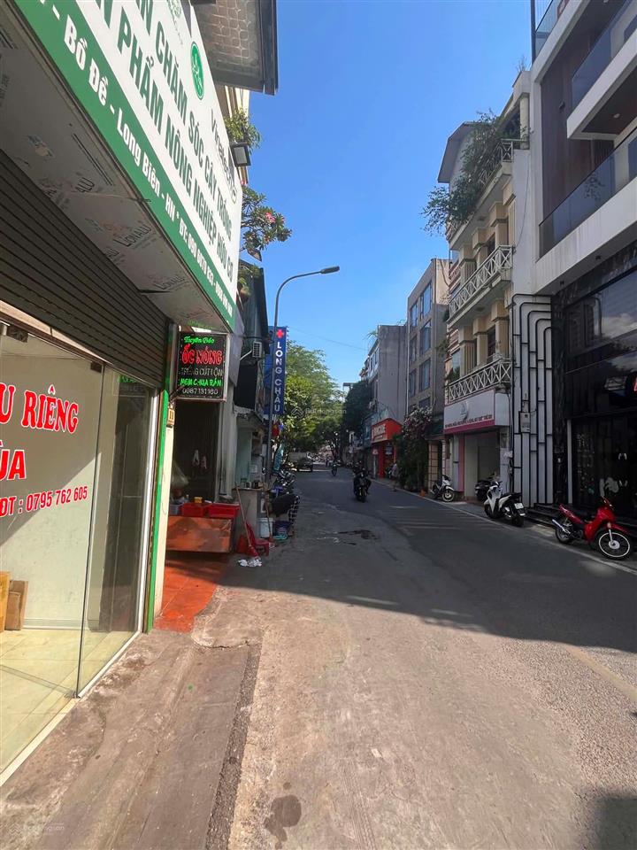 Chuyển công tác, bán nhà mặt phố hoàng như tiếp, long biên  cách đường nguyễn văn cừ 50m