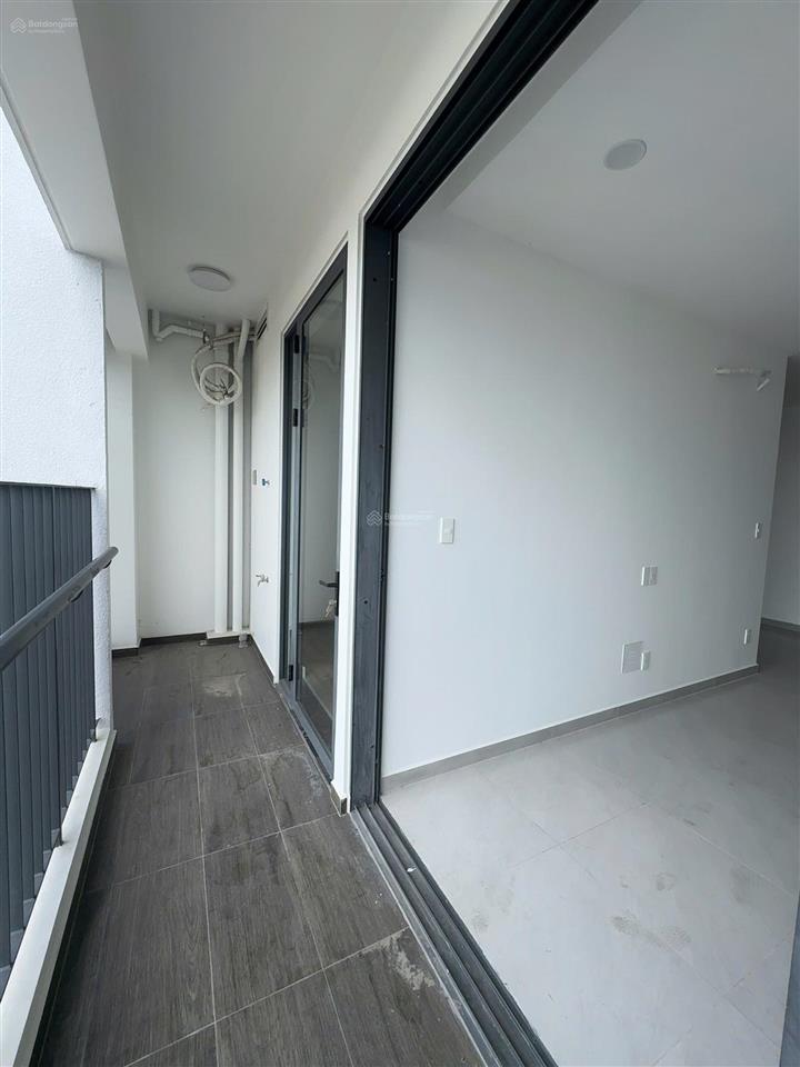 Bán căn chung cư mt eastmark 1pn +, ban công rộng 63m2 giá full còn 3tỷ, view sông, thoáng