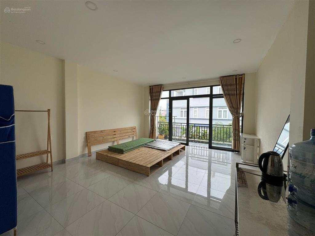 Cho thuê phòng có ban công 40m2 giá 3tr, nguyễn duy trinh, phú hữu, bao hết phí, giờ tự do