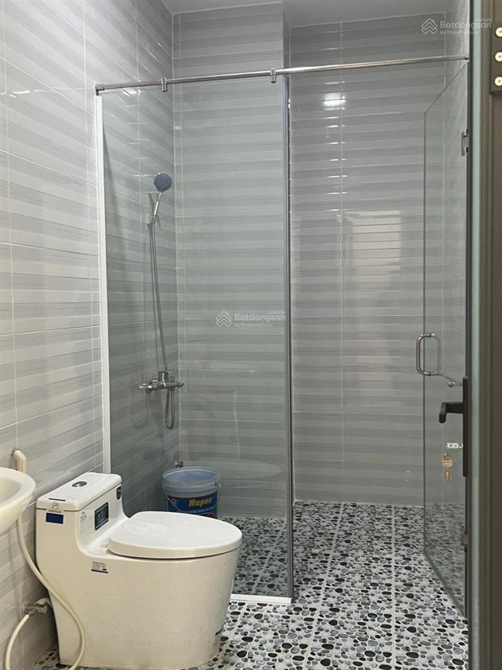 Cho thuê phòng có ban công 40m2 giá 3tr, nguyễn duy trinh, phú hữu, bao hết phí, giờ tự do