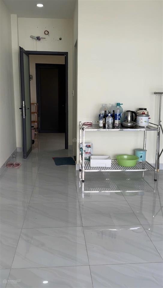 Cho thuê phòng mới xây view landmark 40m2 giá 3tr, bao hết phí, có ban công rộng, giờ tự do