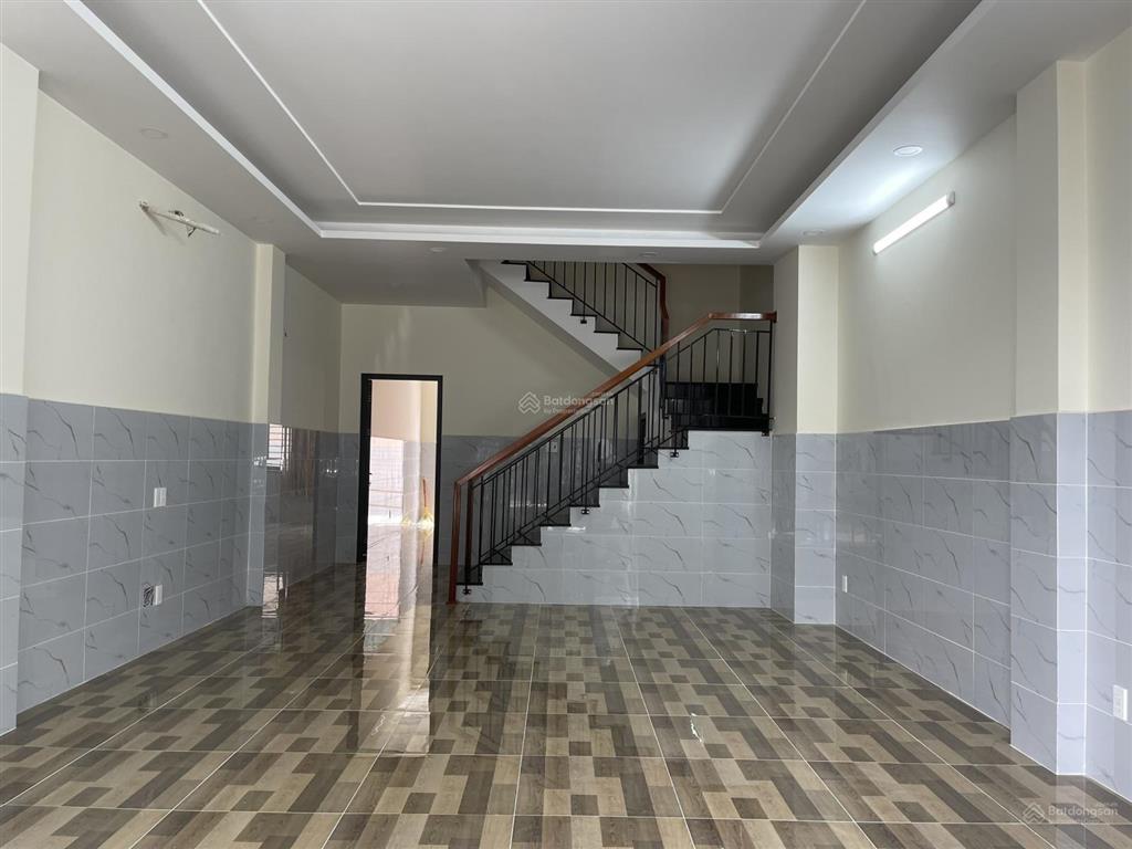 Cho thuê phòng mới xây 40m2 giá 3 triệu/tháng, bao hết phí, có ban công, giờ tự do