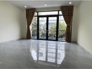Cho thuê phòng mới xây 40m2 giá 3 triệu/tháng, bao hết phí, có ban công, giờ tự do