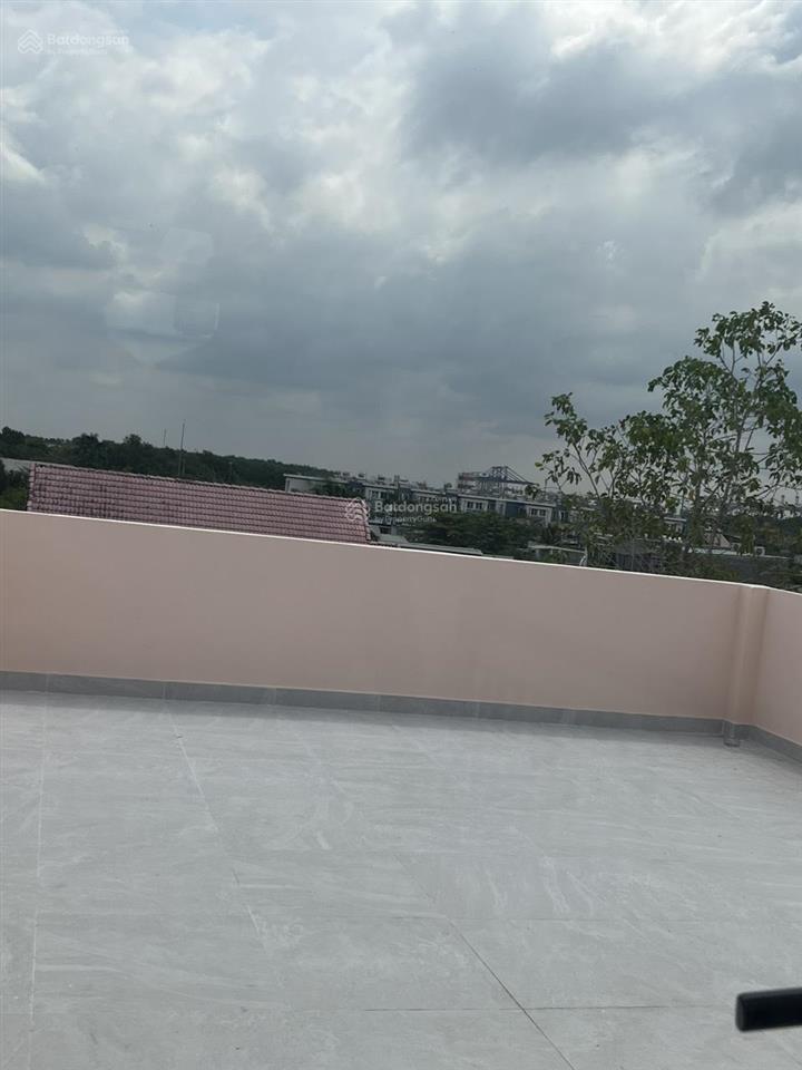 Cho thuê phòng mới xây 40m2 giá 3 triệu/tháng, bao hết phí, có ban công, giờ tự do