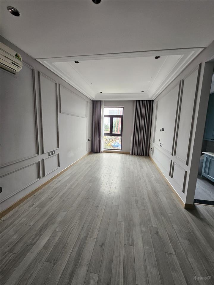 Cho thuê shophouse 4 tầng có thang máy  chân đế tulip hoàng huy mall